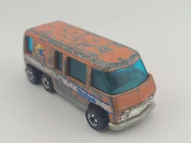 hot-wheels-gmc-motor-home-blackwalls