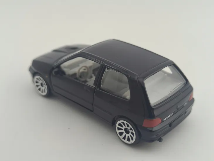 majorette-renault-clio-16s-stan-nowy
