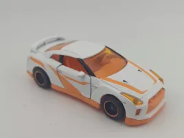 majorette-nissan-gt-r
