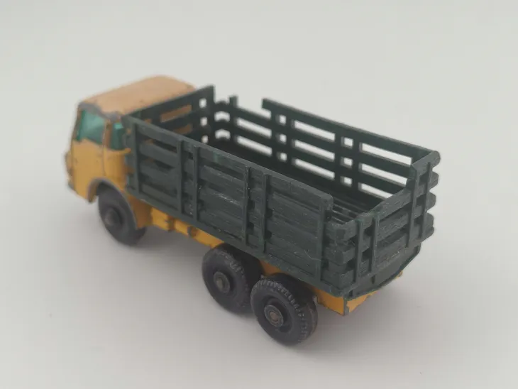 matchbox-stake-truck-stan-nowy