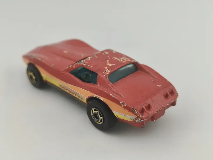hot-wheels-chevrolet-corvette-stingray-stan-nowy