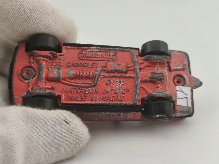 matchbox-bmw-323i-cabriolet-e30-marka-matchbox