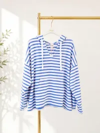 niebieska-bluza-damska-wiya-w-paski-z-kapturem-oversize