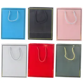 torba-prezentowa-ze-zlota-ramka-mix-kolor-23-x-18-x-10-cm