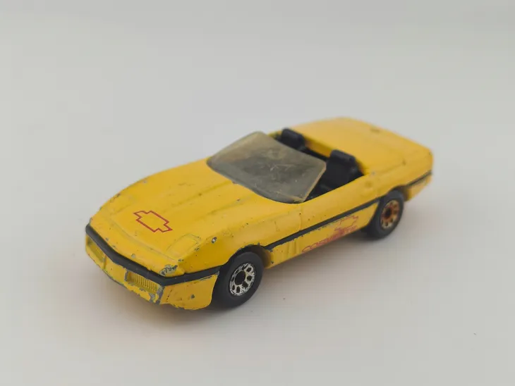 matchbox-1987-corvette-chevrolet