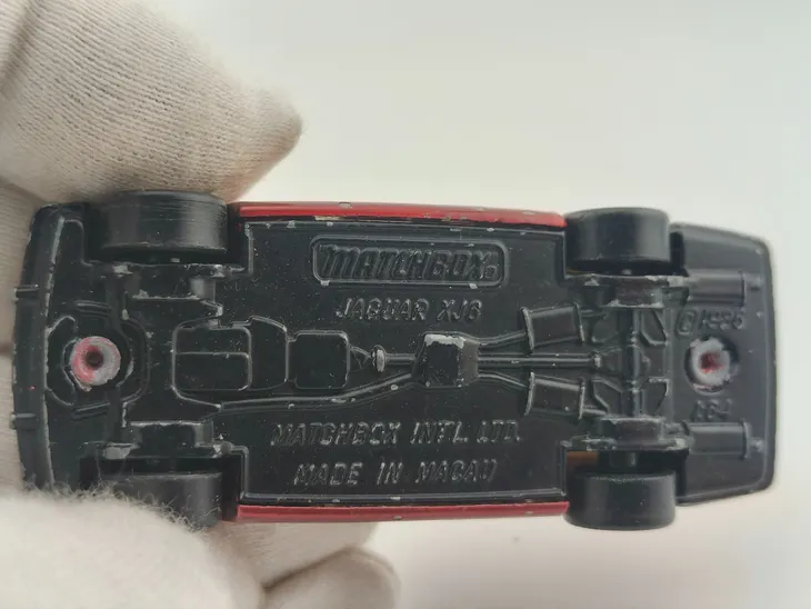 matchbox-jaguar-xj6-marka-matchbox