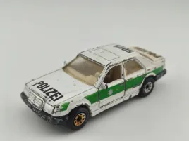 matchbox-mercedes-benz-300e