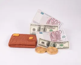 dekoracja-cukrowa-portfel-i-pieniadze-na-tort