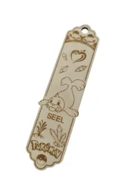 grawerowana-zakladka-do-ksiazki-sklejka-14x35cm-pokemon-seel