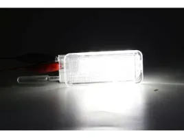 lampka-oswietlenia-wnetrza-led-citroen-c2-c3-c4-c5-jumpy-peugeot-208-508