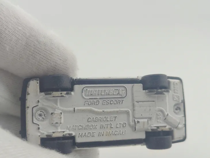 matchbox-ford-escort-cabriolet-marka-matchbox