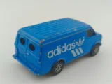 corgi-juniors-us-van-adidas-stan-nowy