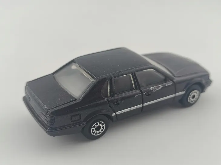mctoy-bmw-750il-e32-resorak-stan-nowy