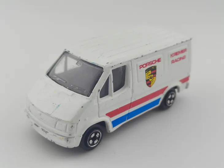 corgi-ford-transit-porsche