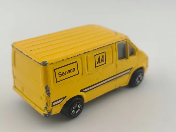 corgi-ford-transit-stan-nowy