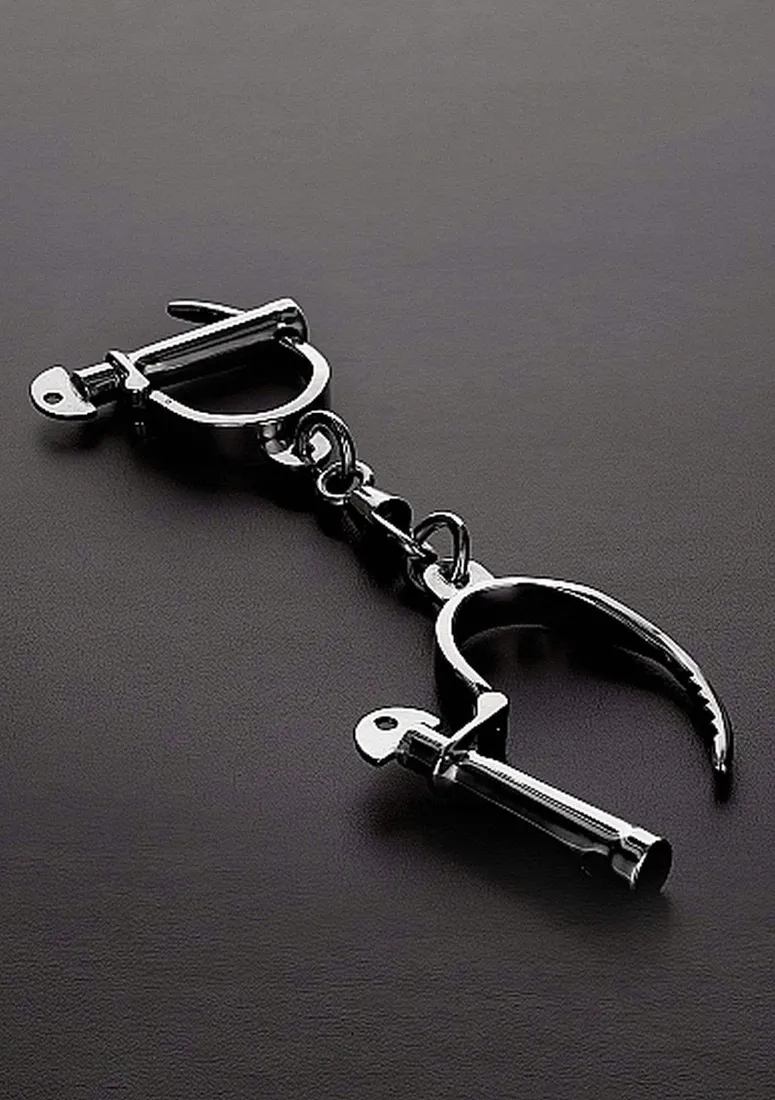 adjustable-darby-style-handcuffs