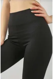 gladkie-czarne-legginsy-z-wysokim-stanem-i-prazkowaniem-xs-5ia