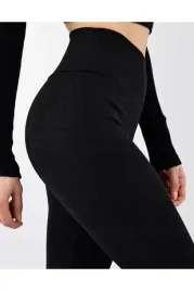 gladkie-czarne-legginsy-damskie-z-wysokim-stanem-i-prazkowaniem-l-5ia