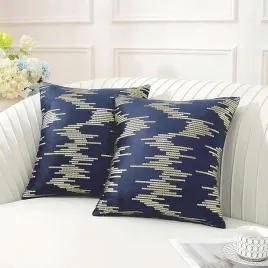 poszewka-dekoracyjna-na-poduszke-45x45cm-kolor-granatowy-ze-zlotym-wzorem