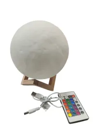 lampka-nocna-lethe-ksiezyc-3d-led-rgb-pilot-drewniana-podstawa