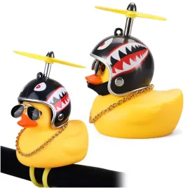 gumowa-kaczka-do-auta-roweru-kask-kaczuszka-ze-smiglem-okularami-prezent