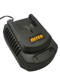 ladowarka-do-akumulatorow-20v-2-4a-niteo-clv-2102400