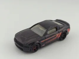 hot-wheels-07-ford-mustang