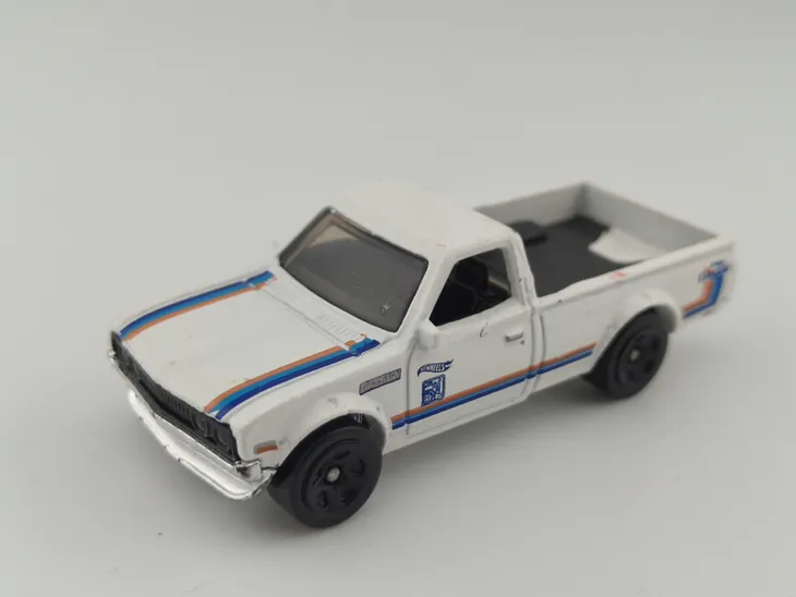 hot-wheels-datsun-620