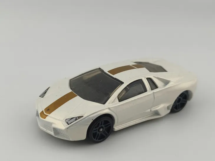hot-wheels-lamborghini-reventon