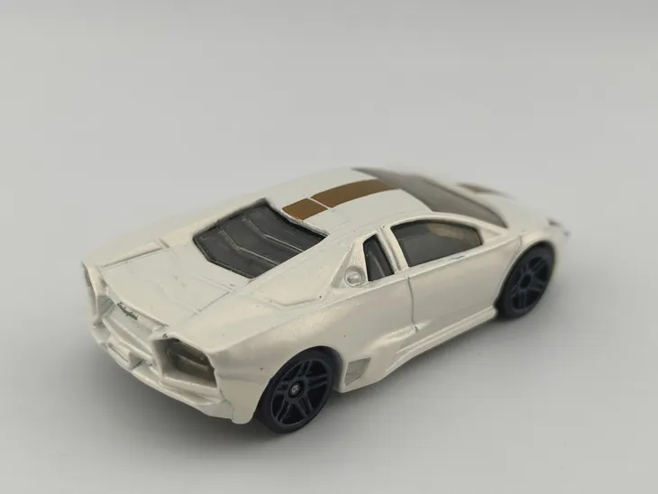 hot-wheels-lamborghini-reventon-stan-nowy