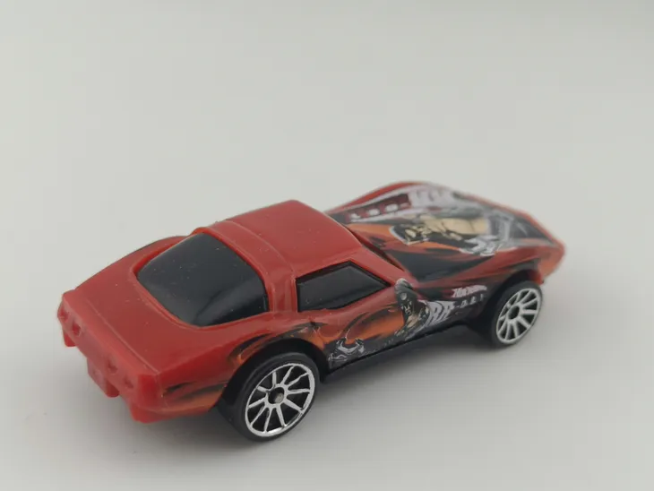 hot-wheels-chevrolet-corvette-stan-nowy