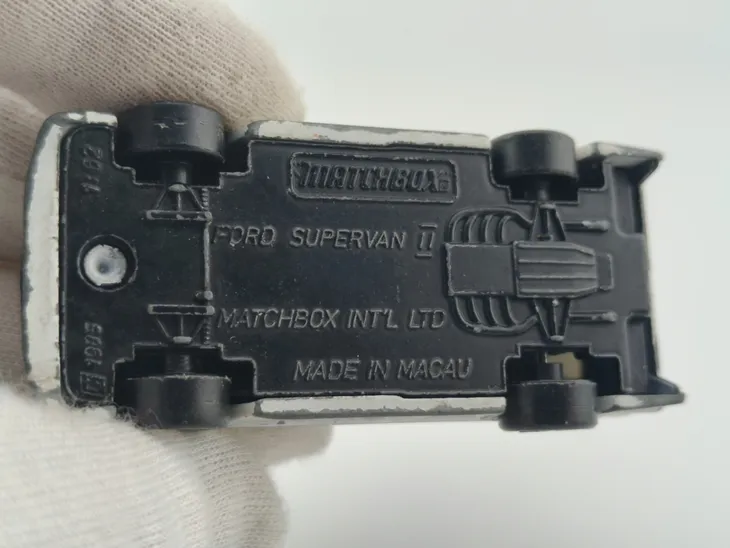 matchbox-ford-transit-supervan-marka-matchbox
