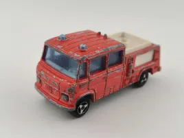 majorette-pompier-aeroport-mercedes