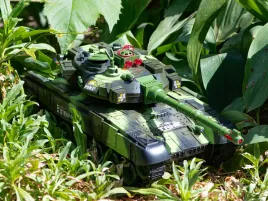 czolg-zdalnie-sterowany-na-pilota-rc-war-tank-9993-2-4-ghz-kamuflaz-lesny