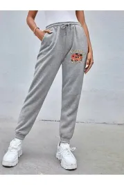 szare-spodnie-dresowe-z-nadrukiem-i-kieszeniami-6xl-5ia