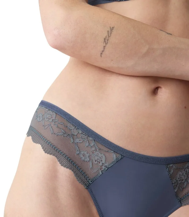 triumph-comfor-allure-string-indygo-40