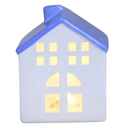domek-ceramiczny-led-bialy-z-niebieskim-dachem-maly-9x8x11-cm