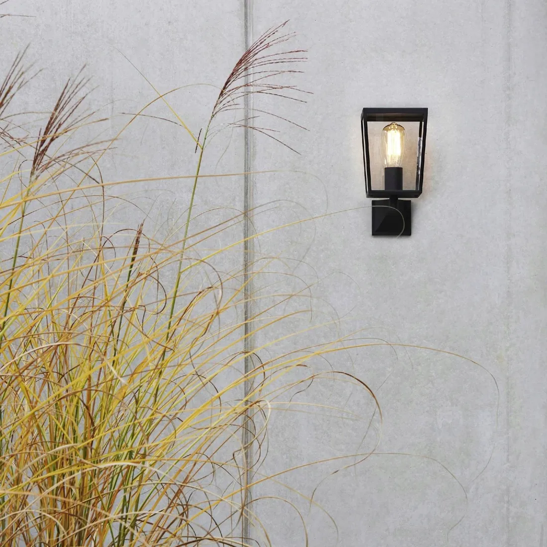 kinkiet-farringdon-czarny-1366002-astro-lighting-stan-nowy