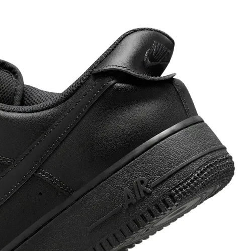 nike-air-force-1-07-zapiecie-sznurowane
