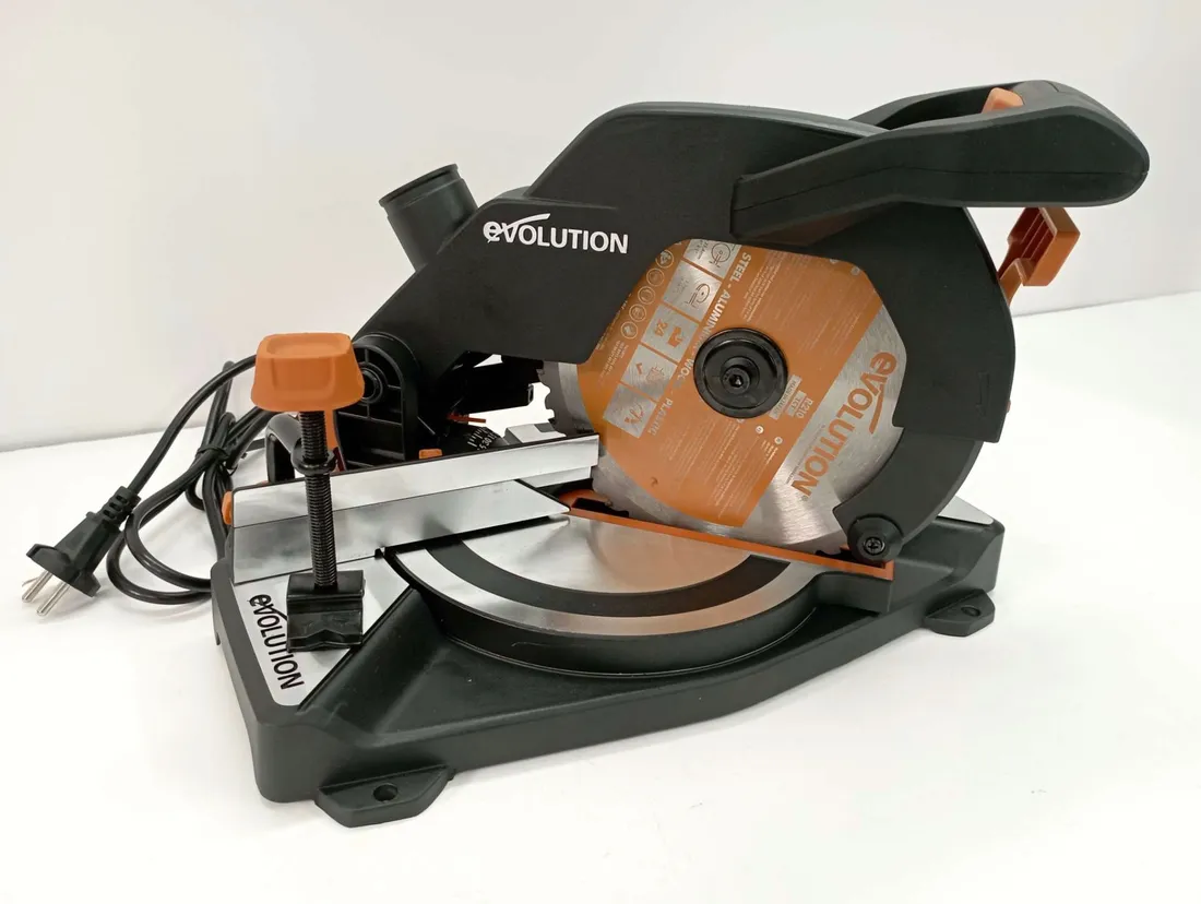 evolution-r210cms-pila-ukosna-210-mm-1200w