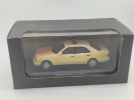 herpa-mercedes-benz-e-klasse-e-class-notarzteinsatzwagen-1-43-boxed