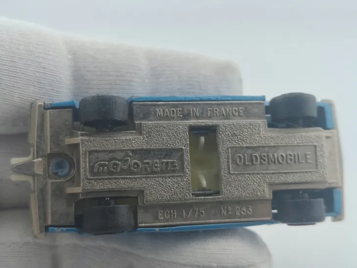 majorette-oldsmobile-omega-marka-majorette
