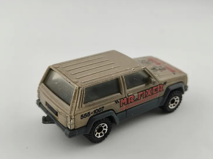 matchbox-jeep-cherokee-stan-nowy