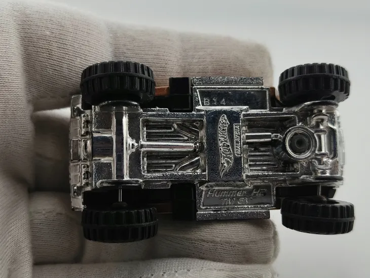 hot-wheels-hummer-h2-marka-hot-wheels