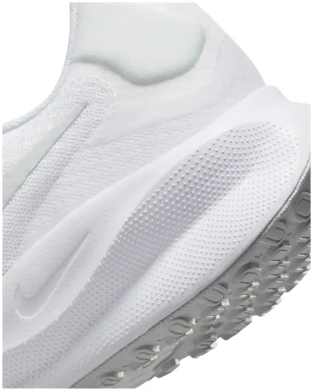 nike-revolution-7