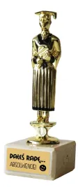 statuetka-absolwent-szkola-dales-rade-absolwencie-koniec-roku-szkola-u314