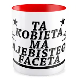 kubek-czerwony-prezent-na-dzien-kobiet-ta-kobieta-ma-zaje-istego-faceta