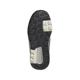 adidas-trailmaker-mid-rain-rdy-wzor-dominujacy-logo