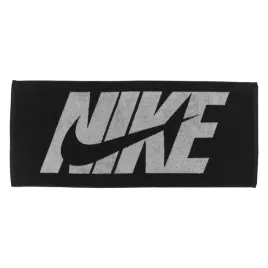 nike-jacquard-towel-medium-graphic-czarny-recznik-sportowy