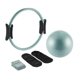 zestaw-do-treningu-pilatesu-myga-essentials-4-akcesoria-turkusowy-w-domu